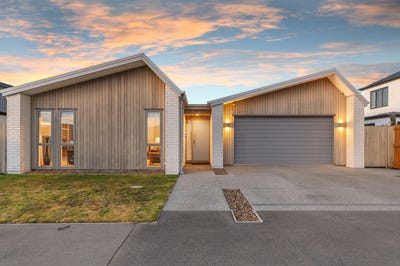 /international/nz/63-prestons-park-drive-marshland-christchurch-city-380066167834/