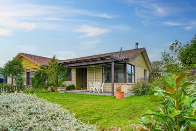 /international/nz/3-kowai-place-amberley-hurunui-380066115461/