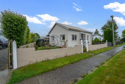 /international/nz/32-oakland-street-mataura-gore-380066110584/
