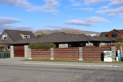/international/nz/90-inniscort-street-cromwell-central-otago-lakes-district-380066105480/