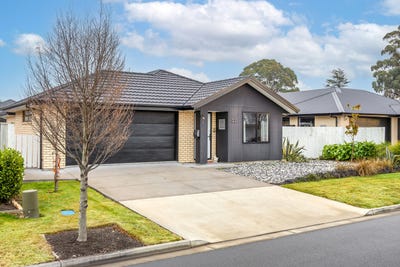 /international/nz/32-minerva-crescent-ravenswood-waimakariri-380066111323/