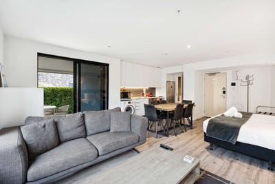 /international/nz/powder-terrace-arthurs-point-otago-380066097576/