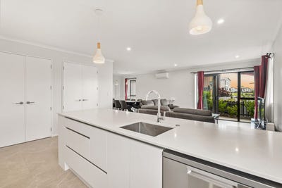 /international/nz/33-nugget-avenue-hobsonville-waitakere-city-380066119037/