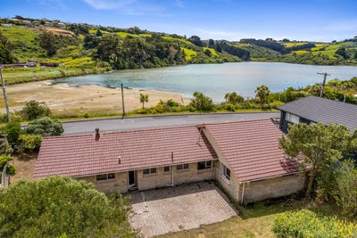 /international/nz/242-tomahawk-road-ocean-grove-dunedin-city-380066099686/