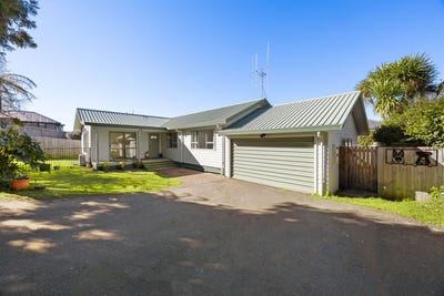 /international/nz/forest-lake-hamilton-city-380066177121/