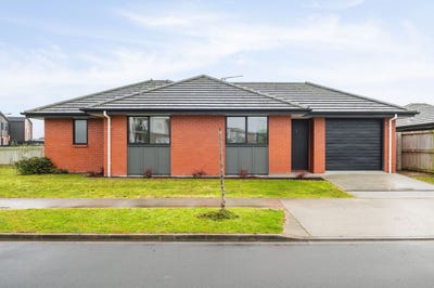 /international/nz/18-haddonstone-avenue-rototuna-north-hamilton-city-380066168917/