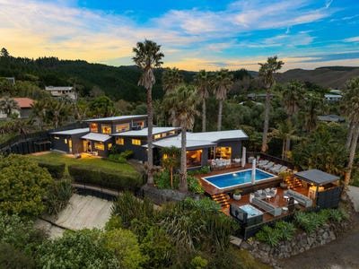 /international/nz/17-governors-heights-whangamata-thames-coromandel-380066122199/
