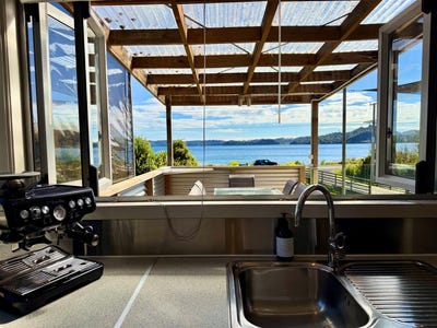 /international/nz/lake-rotoma-rotorua-380066105545/