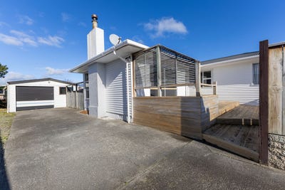 /international/nz/raglan-avenue-cloverlea-manawatu-whanganui-380066120040/