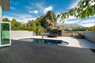 /international/nz/1-rapley-close-dalefield-wakatipu-basin-queenstown-380066121544/