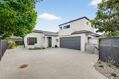 /international/nz/greenmeadows-napier-city-380066115612/