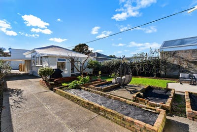/international/nz/9-east-street-petone-lower-hutt-city-380066090389/