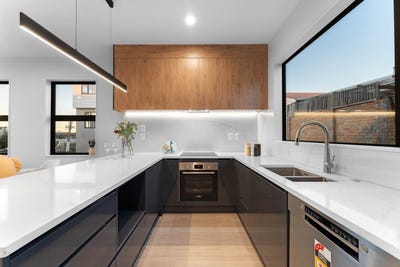 /international/nz/16-binsted-road-new-lynn-waitakere-city-380066103231/