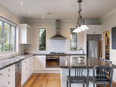 /international/nz/37-la-lena-grove-fitzherbert-palmerston-north-city-380066165296/