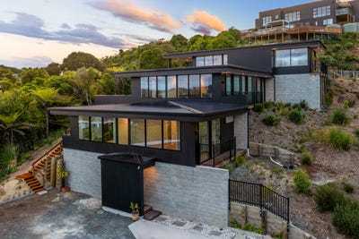 /international/nz/181-point-view-drive-east-tamaki-heights-manukau-city-380066109584/