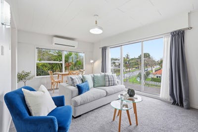 /international/nz/saint-johns-hill-manawatu-whanganui-380066089276/