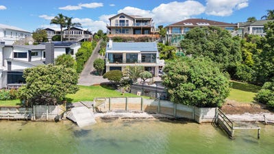 /international/nz/26-crispe-road-clarks-beach-franklin-380066100802/