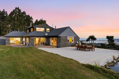 /international/nz/pine-hill-dunedin-city-380066179280/