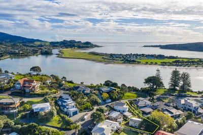 /international/nz/6-helen-place-raglan-waikato-380066114364/