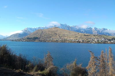 /international/nz/queenstown-central-central-otago-lakes-district-380066112945/