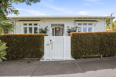 /international/nz/51-smale-street-point-chevalier-auckland-city-380066172268/