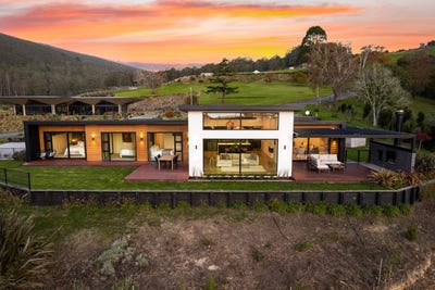 /international/nz/78-orokonui-road-waitati-dunedin-city-380066111893/