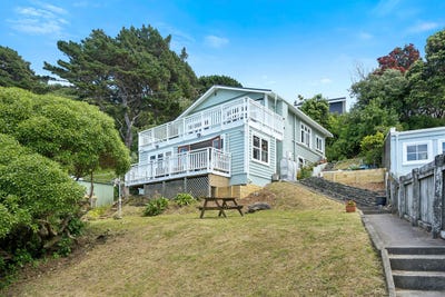 /international/nz/49-hungerford-road-lyall-bay-wellington-city-380066107918/