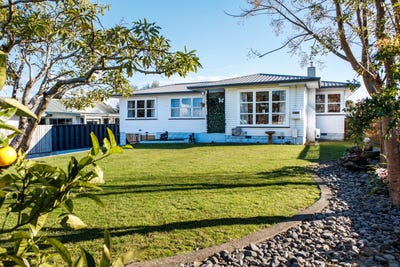 /international/nz/5-armstrong-avenue-whakatane-bay-of-plenty-380066185226/