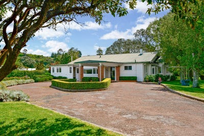 /international/nz/takinga-street-mourea-bay-of-plenty-380066099130/
