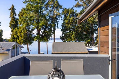 /international/nz/874-acacia-bay-road-acacia-bay-taupo-380066116607/