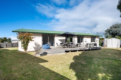 /international/nz/waimarama-hastings-380066108905/
