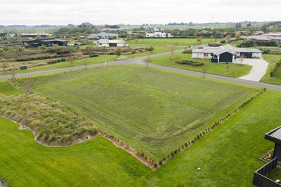 /international/nz/4-colquhoun-way-kelvin-grove-palmerston-north-city-380066122040/
