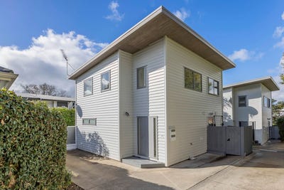 /international/nz/point-england-auckland-city-380066168370/