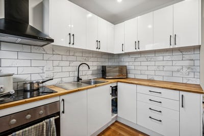 /international/nz/trentham-upper-hutt-city-380066119793/