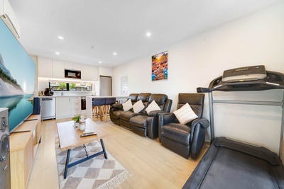 /international/nz/2-parson-lane-papatoetoe-manukau-city-380066082920/