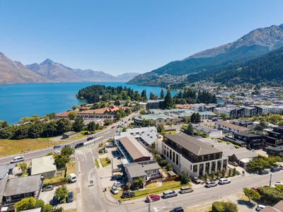 /international/nz/queenstown-central-central-otago-lakes-district-380066099884/