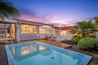 /international/nz/58-la-rosa-street-green-bay-waitakere-city-380066167676/