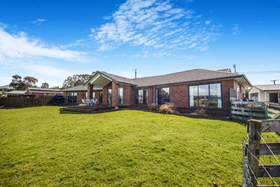 /international/nz/64-scroggs-hill-road-brighton-dunedin-city-380066096165/