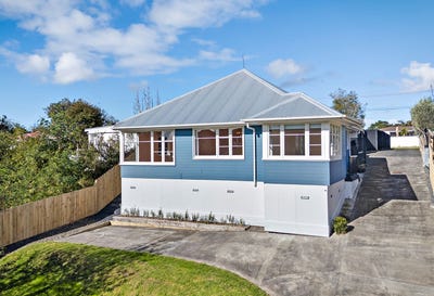 /international/nz/new-lynn-waitakere-city-380066175125/