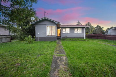 /international/nz/41-larissa-avenue-henderson-waitakere-city-380066178031/