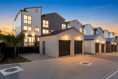 /international/nz/93-edmonton-road-henderson-waitakere-city-380066169907/