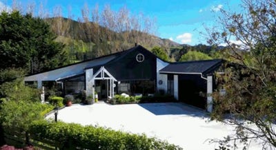 /international/nz/whitemans-valley-upper-hutt-city-380066092660/