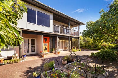 /international/nz/102-trewavas-street-motueka-tasman-380066091544/