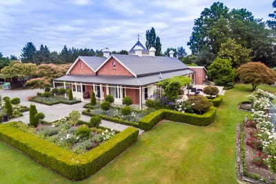 /international/nz/33-farmstead-lane-huntingdon-lake-hood-ashburton-380066114369/