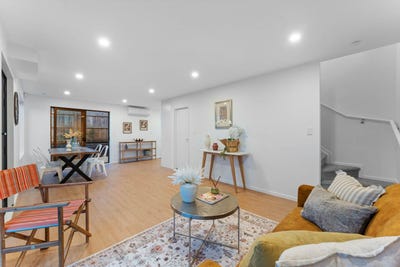 /international/nz/henderson-waitakere-city-380066174469/