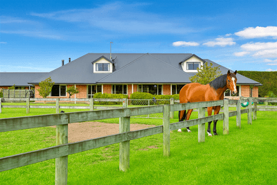 /international/nz/646-grange-road-burnham-selwyn-380066114880/