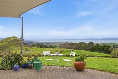 /international/nz/517-findlay-road-miranda-franklin-380066079847/