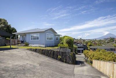 /international/nz/380-devon-street-west-lynmouth-taranaki-380066097653/