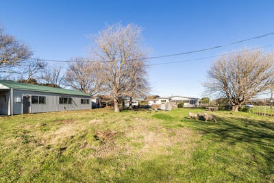 /international/nz/13-waipureku-street-clive-hastings-380066169696/