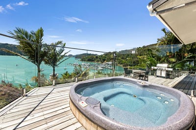 /international/nz/12c-kent-street-whangaroa-far-north-380066118823/
